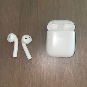 Apple AirPods Generation 2
